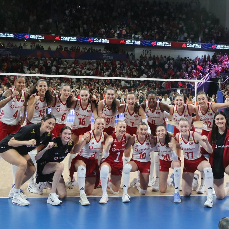 Filenin Sultanlar� son ma�ta galip! Tayland'� ma�lup etti...