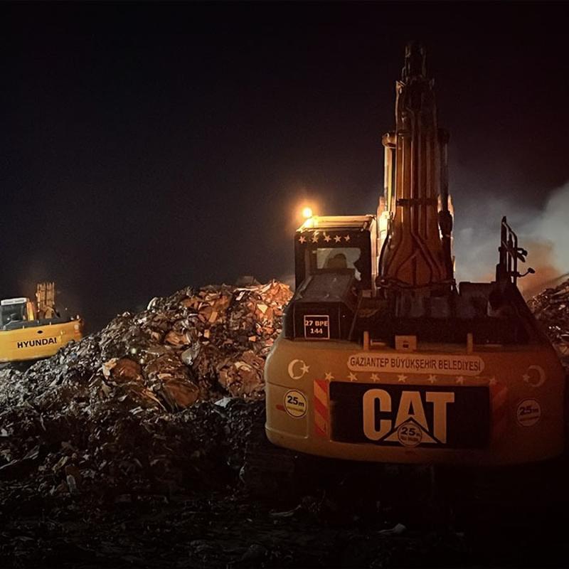 Gaziantep'te ka��t fabrikas�nda ��kan yang�n kontrol alt�na al�nd�