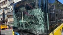 Fatih'te �ETT otob�s� ambulansa �arpt�: 5 yaral�