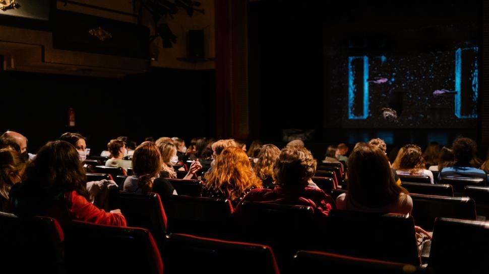 Kadrosu g��l�, gi�esi zay�f: Vizyona girdi�i d�nemde hay�l k�r�kl��� ya�atan o film �a��rt�yor!