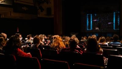 Kadrosu g��l�, gi�esi zay�f: Vizyona girdi�i d�nemde hay�l k�r�kl��� ya�atan o film �a��rt�yor!