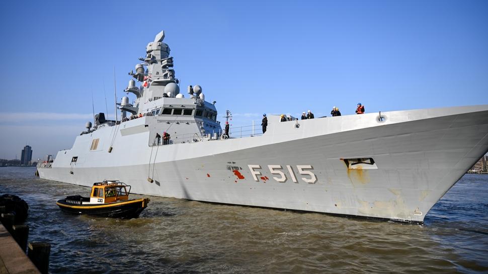 T�rk donanmas� y�llar sonra Suriye'de: Aralar�nda TCG �stanbul da var