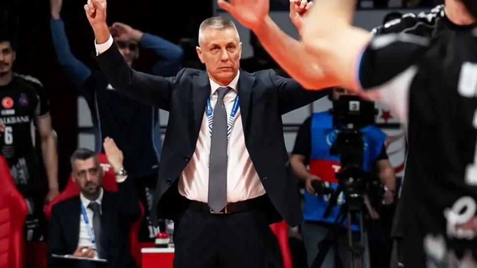 Halkbank'ta ba�antren�r Stoytchev ile s�zle�me yenilendi