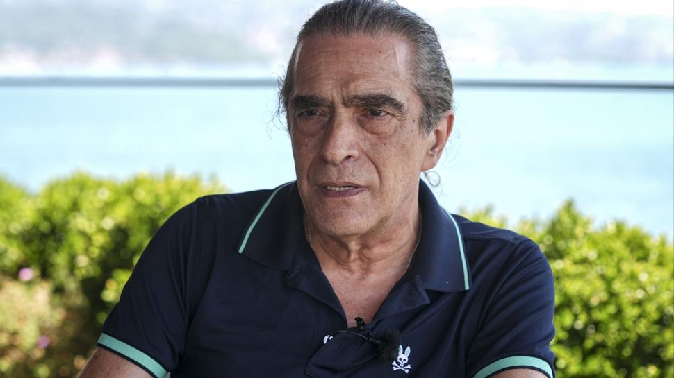 Sanatçı Fahir Atakoğlu: "15 Temmuz Destanı'nı bir daha tekrarlanmaması için yazdım”