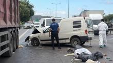 Ar�zalanan kamyon facia getirdi: Bas�n Ekspres'teki kazada 1 �l�