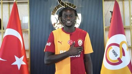 Rakam a��kland�! Lesley Ugochukwu resmen Galatasaray'da