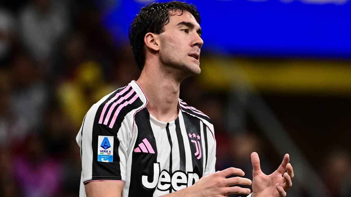 dusan vlahovic transfer juventus barcelona foto�raflar� resimleri