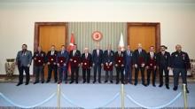 15 Temmuz gazilerine ''Te�ekk�r Berat�''... TBMM Ba�kan� Kurtulmu� takdim etti