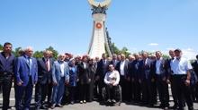 15 Temmuz �ehitler An�t�'nda t�ren: Cumhurba�kan� Yard�mc�s� Y�lmaz da kat�ld�
