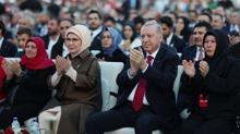 Emine Erdo�an'dan 15 Temmuz payla��m�: Tarihi bir d�n�m noktas�d�r