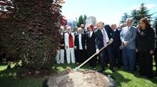 Meclis'te 15 Temmuz vefas�! Kurtulmu�, bombalar�n d��t��� noktalara karanfil b�rakt�
