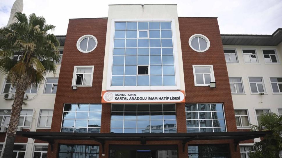 LGS şampiyonlarının tercihi! Kartal Anadolu İmam Hatip Lisesi geleceğin başarılı nesillerini yetiştiriyor