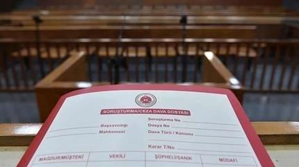 CHP'li Hasan Akg�n ilk kez hakim kar��s�nda: B�y�k�ekmece'deki yolsuzluk davas�nda ilk duru�ma ba�lad�