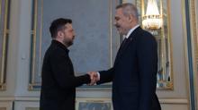 Kiev'de kritik diplomasi trafi�i... Bakan Fidan, Zelenski ile g�r��t�