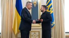 Ukrayna'dan Bakan Fidan'a devlet ni�an�... Bar��a katk�lar� �rnek g�sterildi