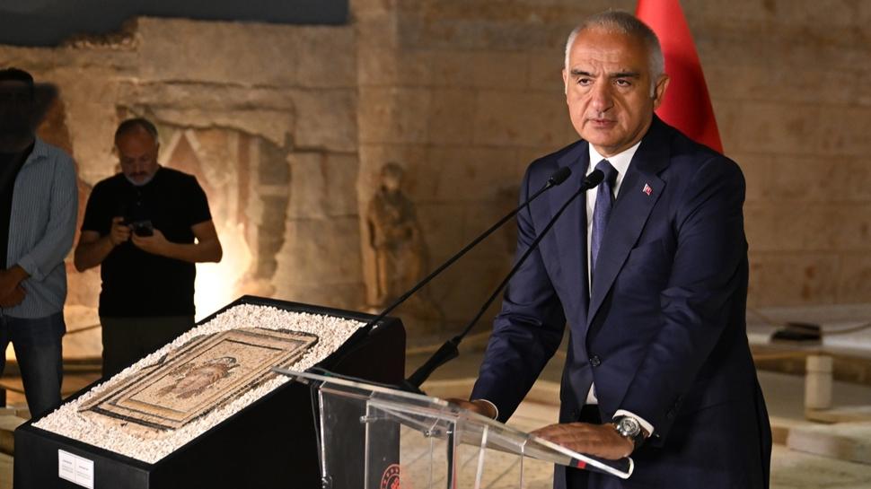 Bakan Ersoy: Medeniyet birikimimizi ilimle buluşturan çalışmaları memnuniyetle takip ediyoruz