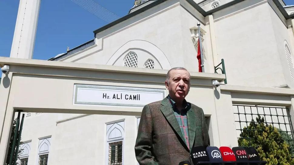 Başkan Erdoğan cuma namazını Hz. Ali Camisi'nde kıldı