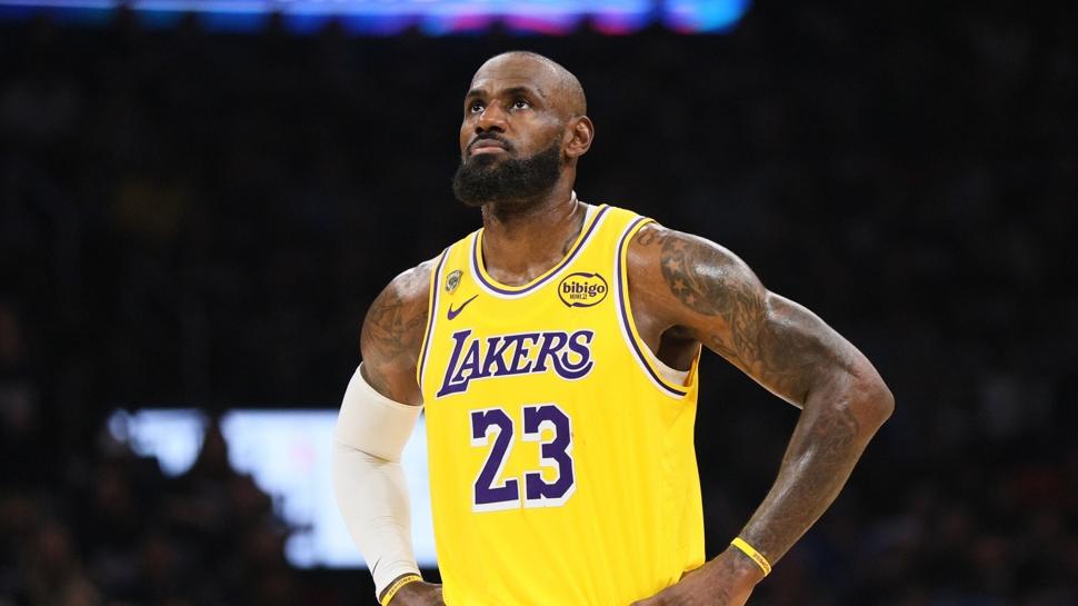 LeBron James sessizliğini bozdu! "Sizi daha fazla bekletmeyeceğim"