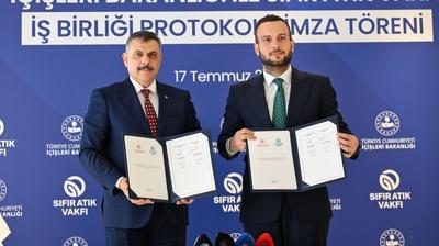 86 milyon s�f�r at�k ortak paydas�nda bulu�turulacak! ��i�leri Bakanl��� ile S�f�r At�k Vakf� aras�nda imzalar at�ld�