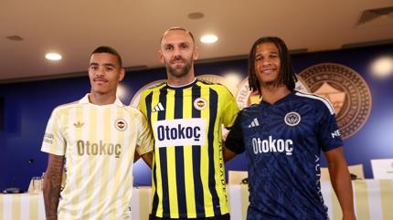 Fenerbah�e'de imza t�reni! Yeni transferler sahnede