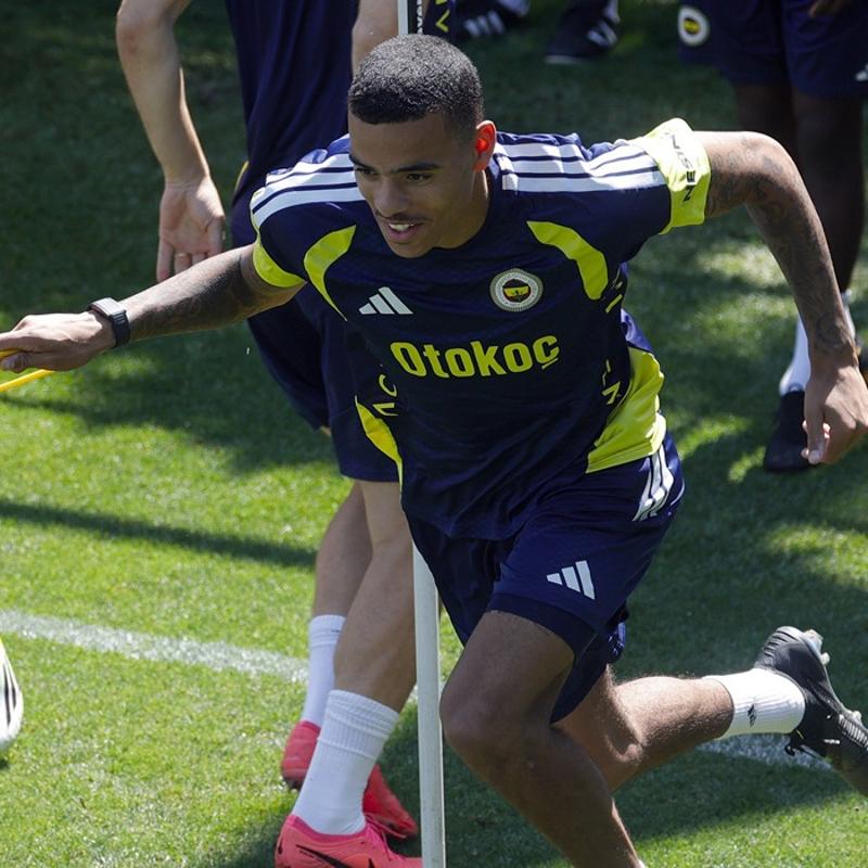 Fenerbah�e'de Mason Greenwood ilk antrenman�na ��kt�