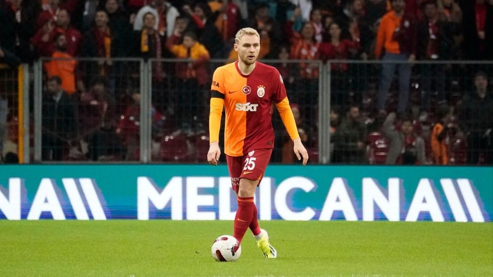 Galatasaray, 4 futbolcusunu TFF'ye bildirmedi