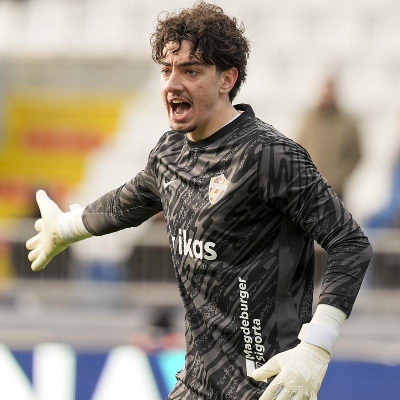 Jankat Y�lmaz, Galatasaray'dan ayr�l�yor