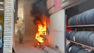 Mersin'de sanayi sitesinde yangın: Lastik tamirhanesi alevlere teslim oldu