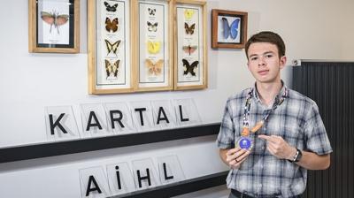 Uluslararası arenada altın başarı: Kartal AIHL öğrencisi dünya matematik şampiyonu oldu