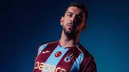 Ve transfer tamamland�... Cenk �zka�ar, Trabzonspor'da