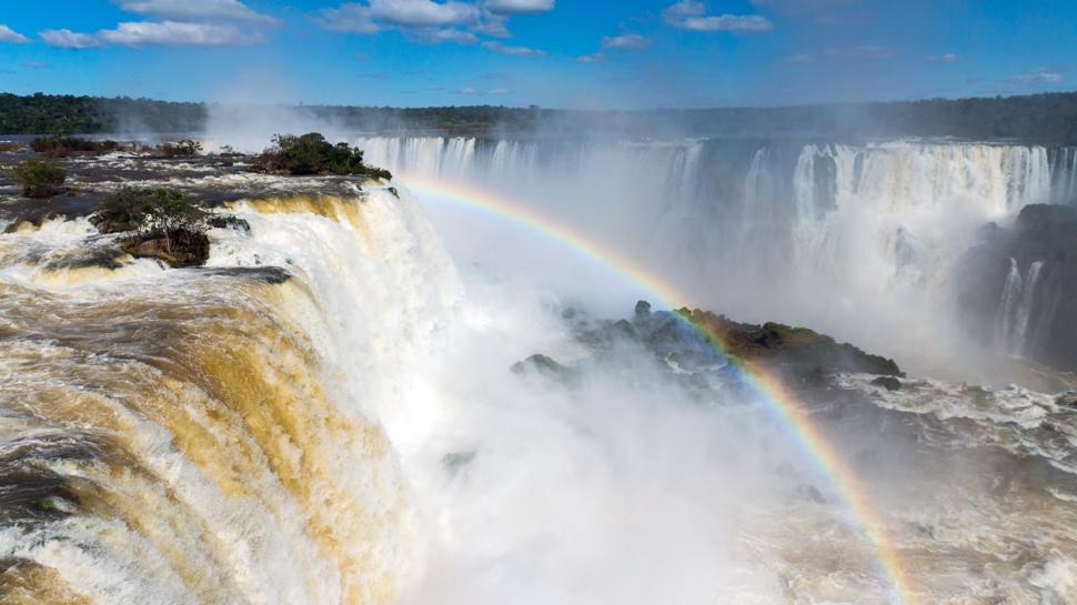 Üç ülkenin kesiştiği doğa harikası! Iguazu Şelaleleri görenleri hayran bırakıyor