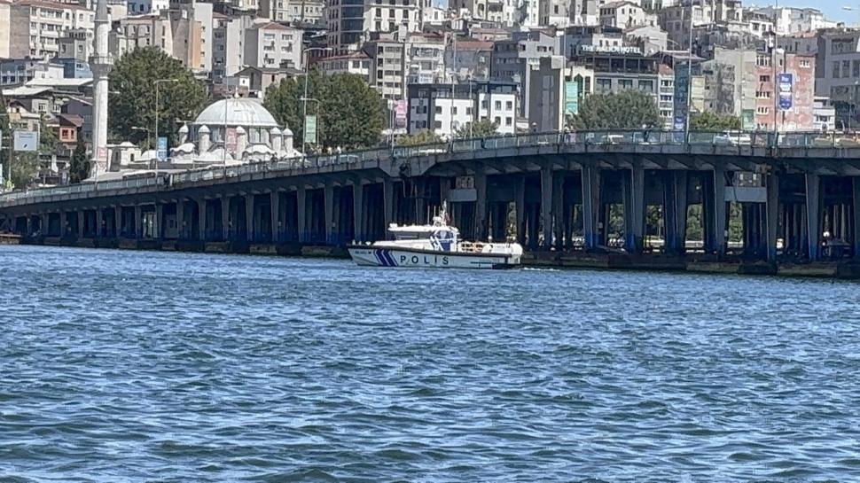 Haliç'te korkutan kaza! Denize düşen görevli aranıyor