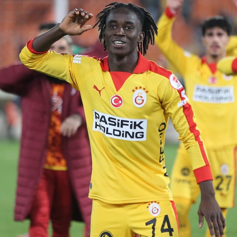 Portekizliler pe�inde! Renato Nhaga i�in devredeler