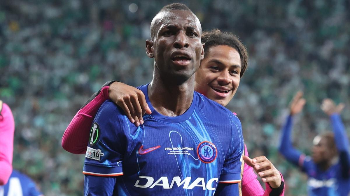 nicolas jackson chelsea transfer foto�raflar� resimleri