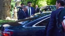 �ngiltere'de devir teslim: Starmer g�revinden resmen istifa etti