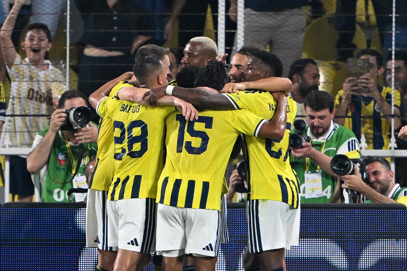 Fenerbahçe, yeni sezonun ilk maçında galibiyet aldı