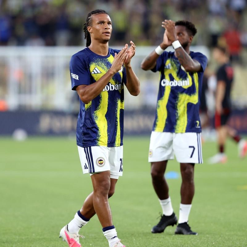 Fenerbah�e'de Ake 11'de, Greenwood yedek