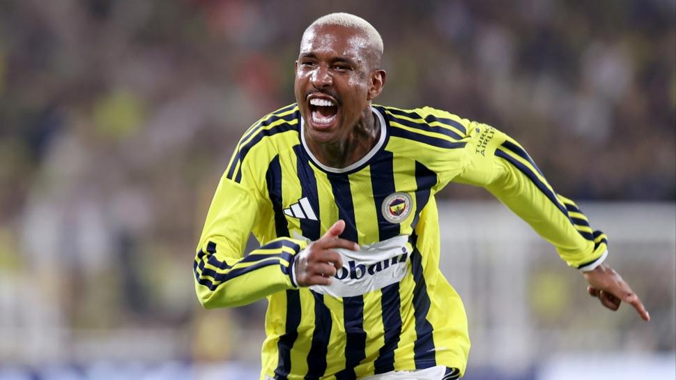Fenerbah�e'de yeni sezonun ilk gol� Talisca'dan!