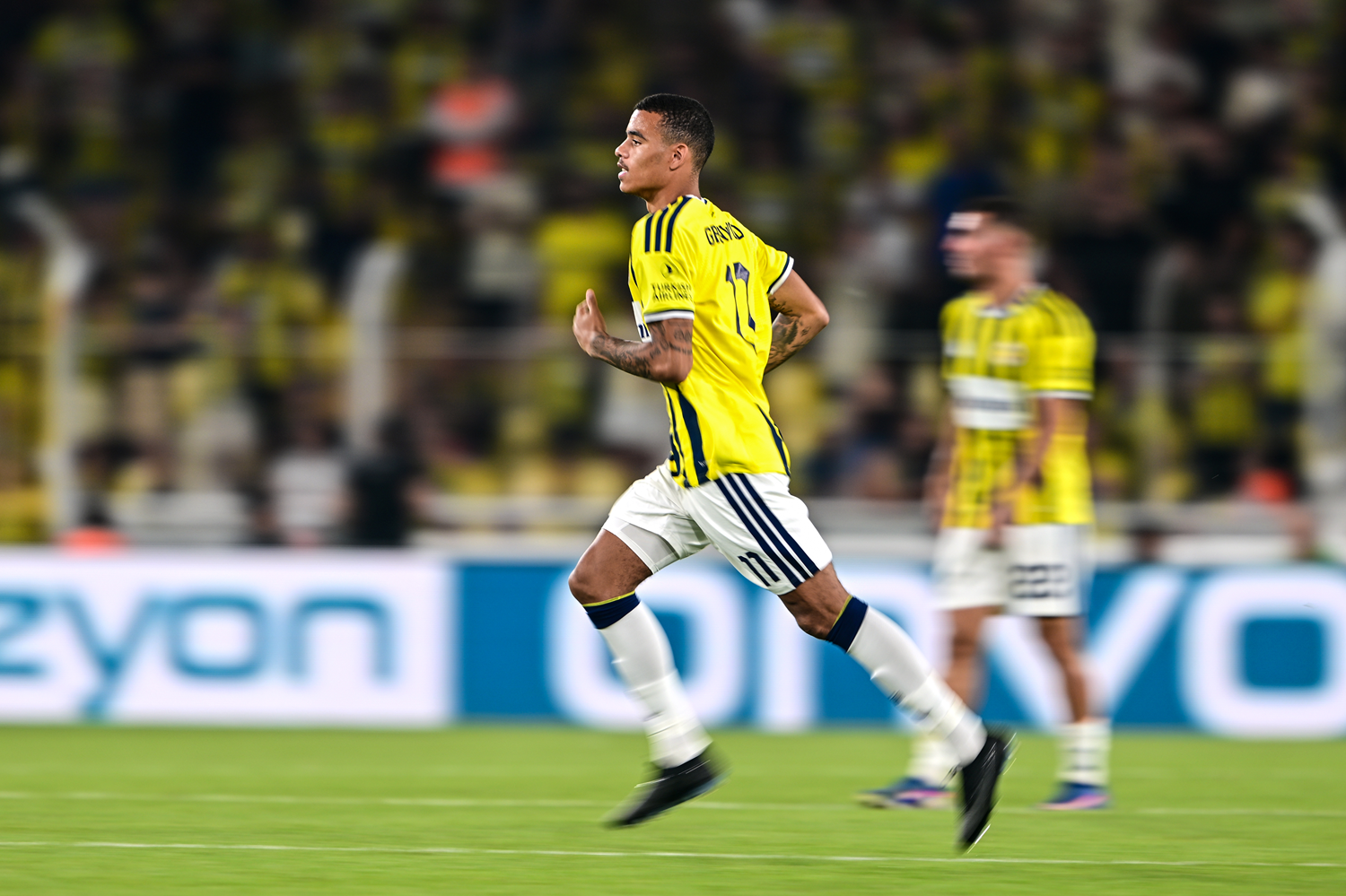 Greenwood, ilk kez Fenerbahçe forması giydi