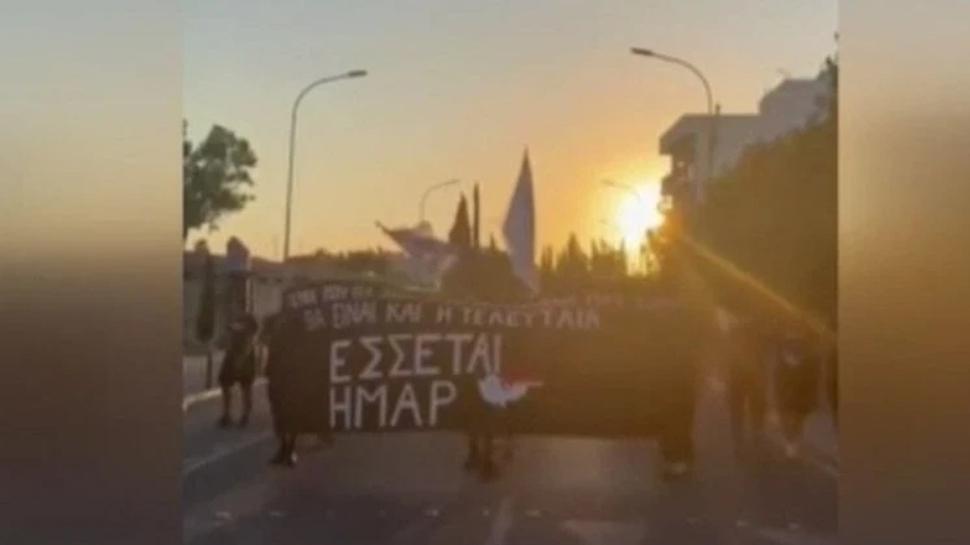 Rumların 20 Temmuz hazımsızlığı! Türkiye aleyhine sloganlar attılar
