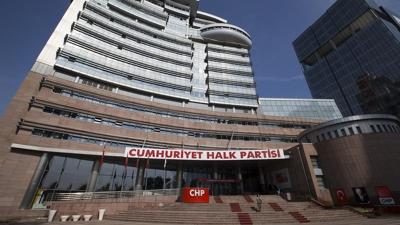 CHP �stanbul'da sert tasfiye: 7 il�e ba�kan� g�revden al�nd�