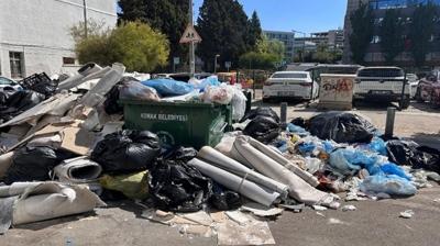 İzmir'in göbeğinde moloz rezaleti! Kaçak çöpler yollara taştı