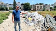 K�t� koku ve ha�ere kabusu! Vatanda� CHP'li belediyeye isyan etti: Belediye gelip ��p�n� buraya at�yor