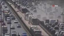 Metrob�ste duman pani�i! Olay yerine �ok say�da ekip sevk edildi