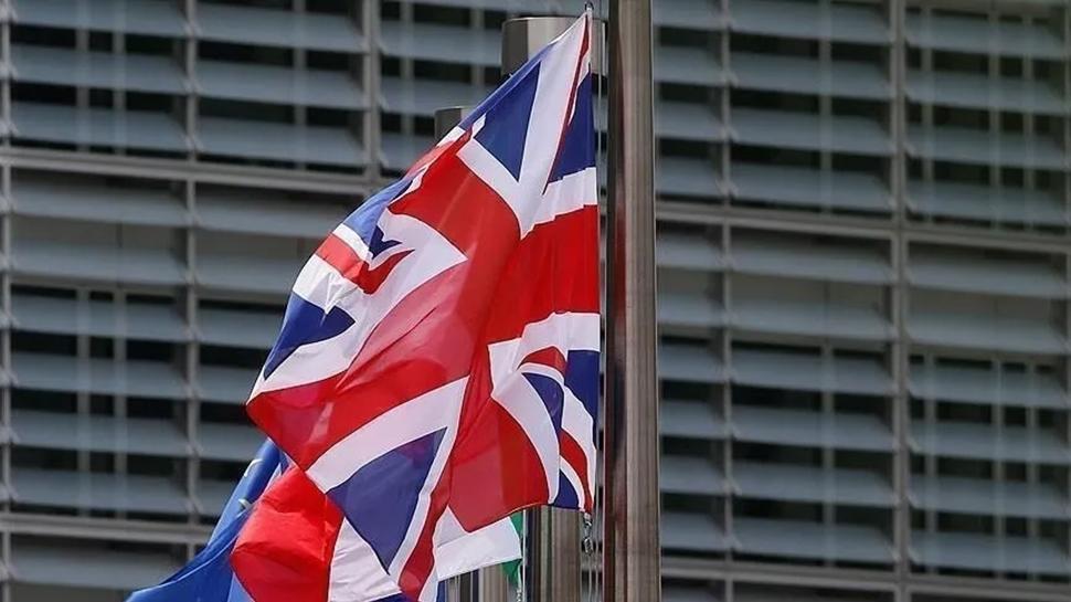 İngiltere'den dikkat çeken adım: İran'daki diplomatlarını geri çekti