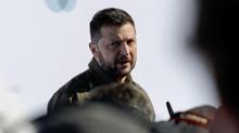 Protestolar komuta kademesini devirdi: Zelenski'den s�rpriz Genelkurmay karar�
