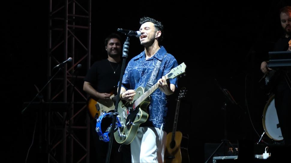 Buray Çorum'u coşturdu... Binlerce kişi şarkılara eşlik etti