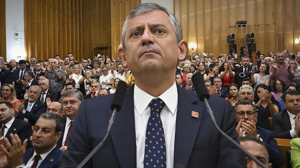 CHP'de büyük kopuş! Özgür Özel ve 90 milletvekili istifa etti