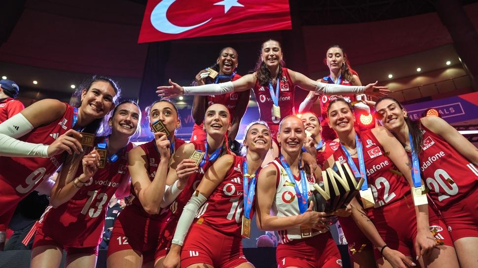 Filenin Sultanları'na spor camiasından tebrik mesajları