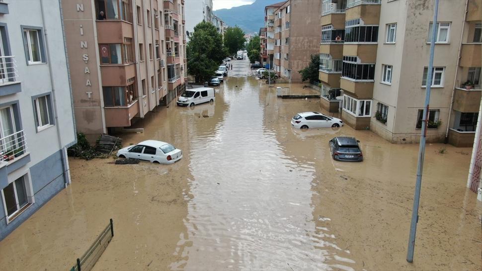 Bakanlık Cide'de sahada: Sel bölgesine milyonluk kaynak aktarıldı